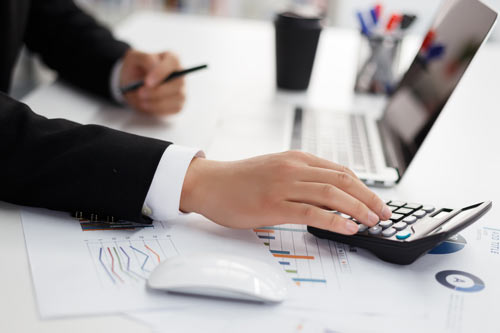 變更企業(yè)名字及經(jīng)營(yíng)范圍一般要多少費(fèi)用？